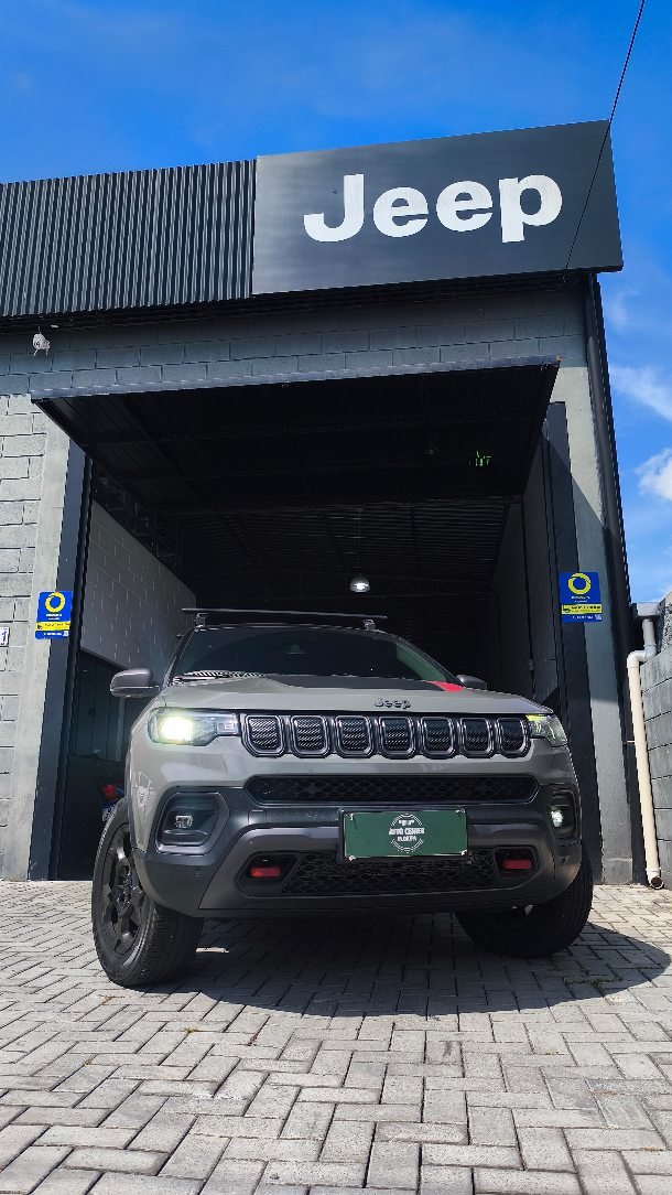 Fachada da oficina especializada em Jeep em Florianópolis